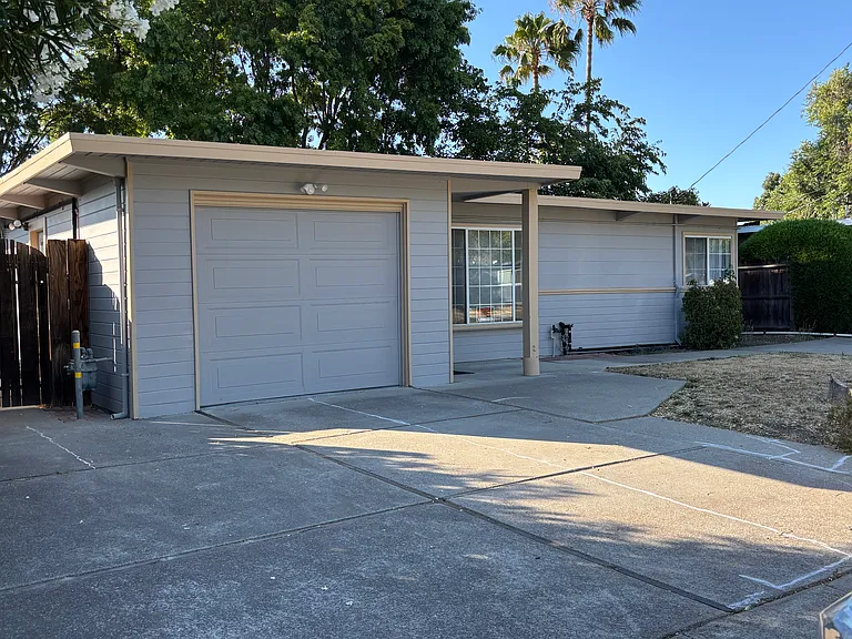 3167 Hacienda Dr — Photo 16