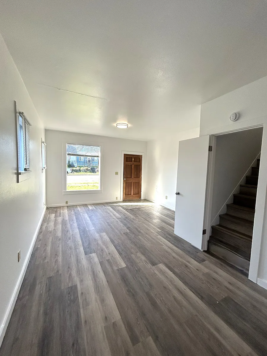 Building Photo - 2307 Rockefeller Ave #2307
