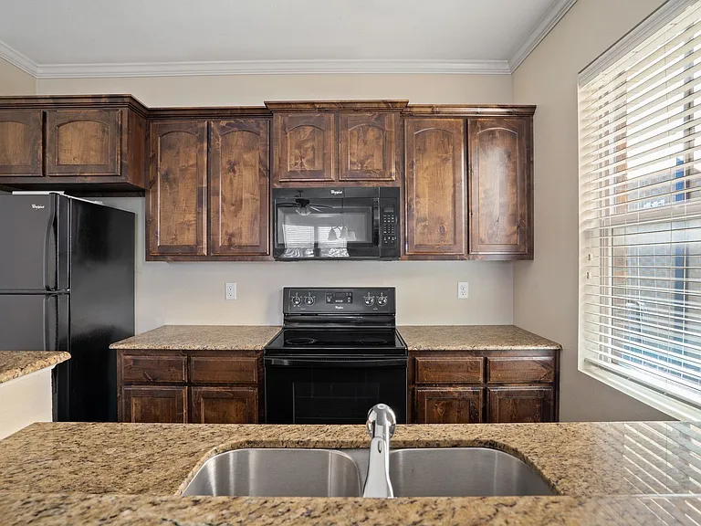 College Ave Apartments — Photo 48