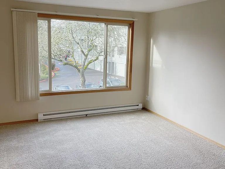 Roxclif Apartments — Photo 25