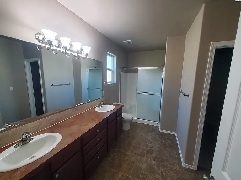 513 Jordan Ln — Photo 15