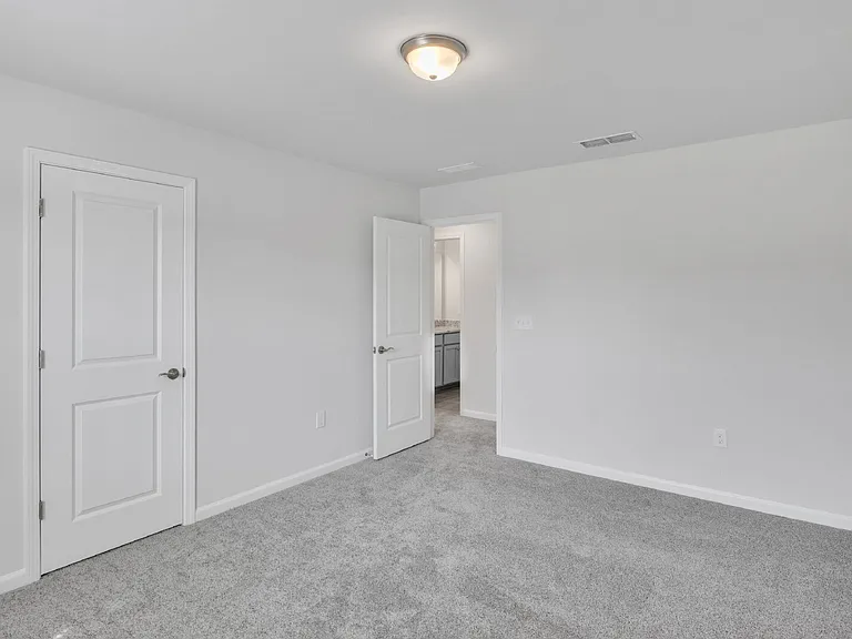 840 McKenzie Park Ter — Photo 36