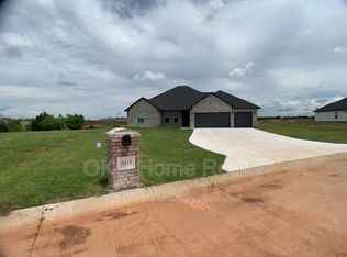 9544 Monterey Dr, Edmond, OK 73025