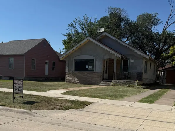 813 W 2nd St, Liberal, KS 67901