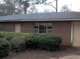 1605 Lawrence St, Summit, MS 39666