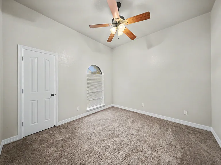 6404 Siltstone Loop — Photo 14