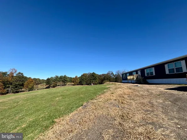 2628 Dry Run Rd, Burlington, WV 26710