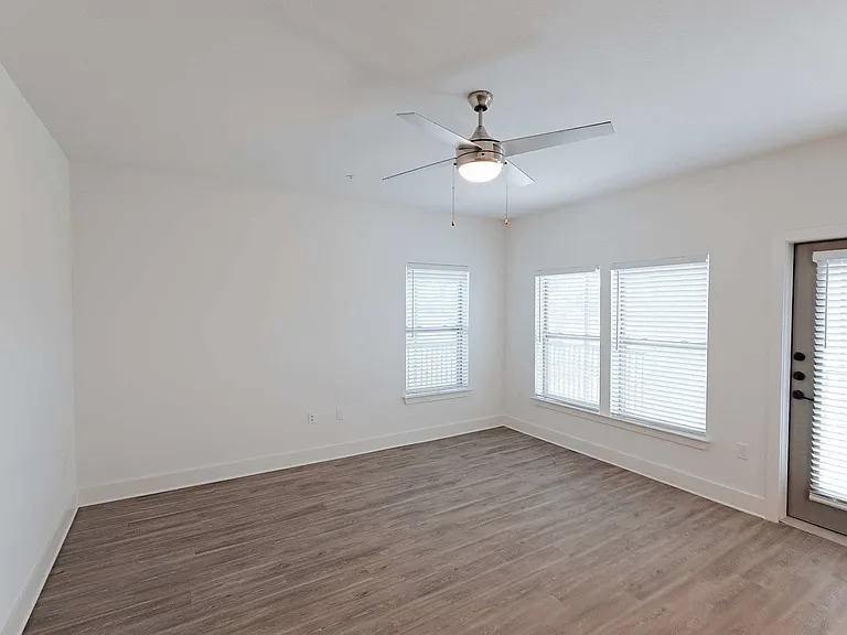 The Parian Luxury Apartments — Photo 118