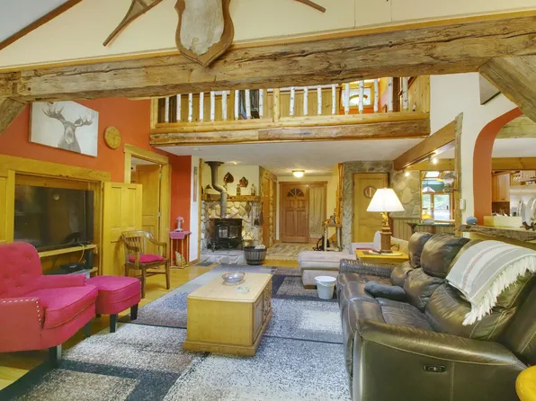 37 Brayman Rd, Campton, NH 03223