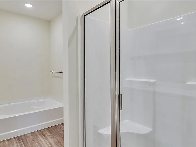 901 Gemstone Dr — Photo 21