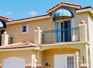 Sailpointe, Miami, FL 33193