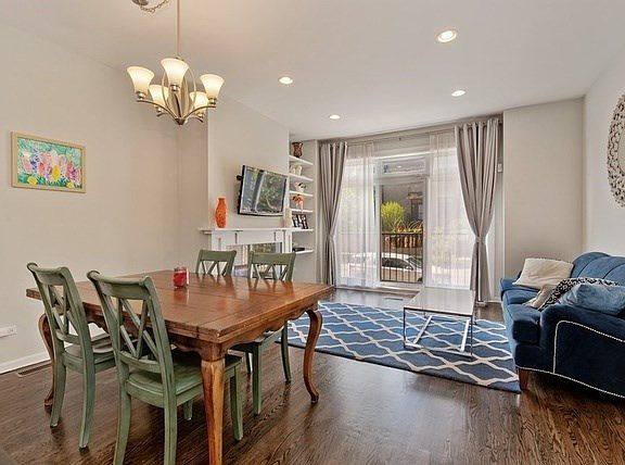 4th image of 1726 W Diversey Pkwy #1E