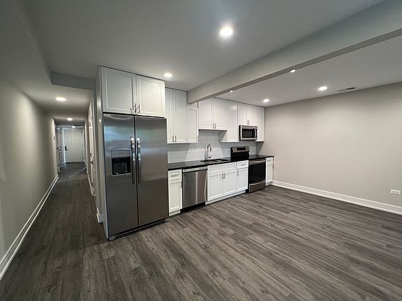 3rd image of 4641 N Malden St #4641