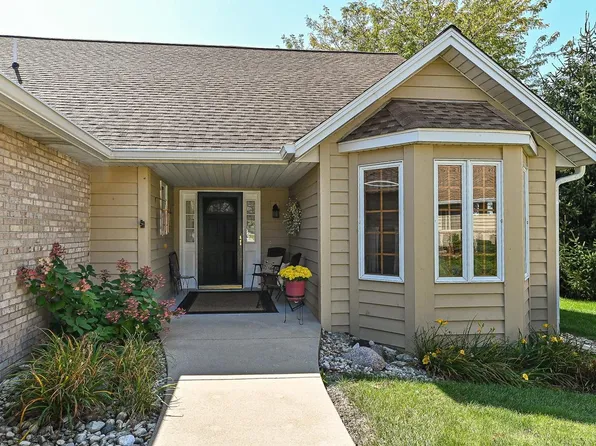 947 Spyglass HILL, Waterford, WI 53185