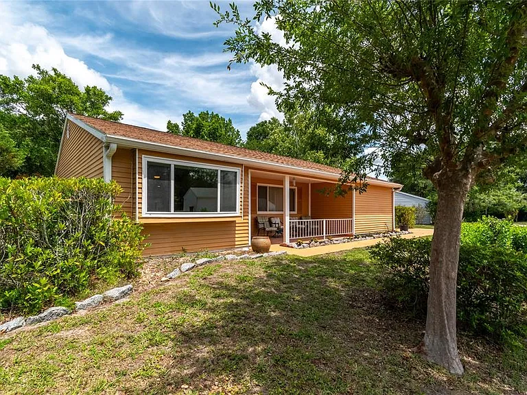 10886 SW 90th Ter — Photo 1