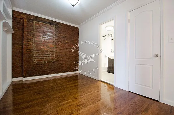 Rented by Red Sparrow Realty Group | media 37