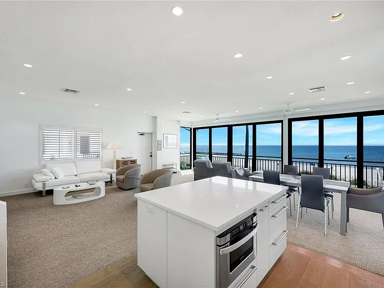 2211 Gulf Shore Blvd N #C4 — Photo 9