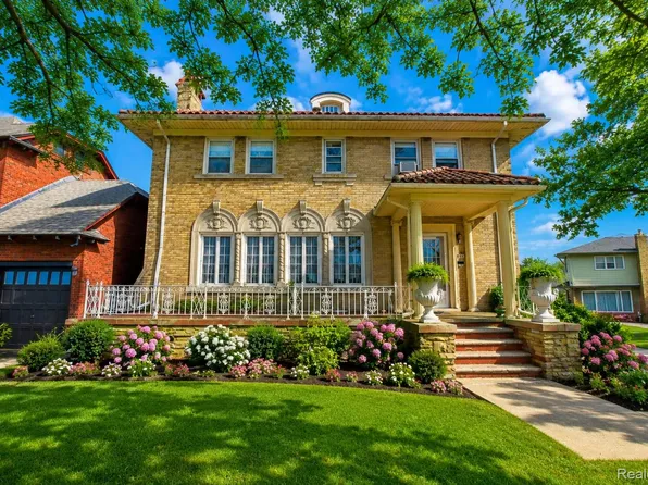 87 Biddle Ave, Wyandotte, MI 48192