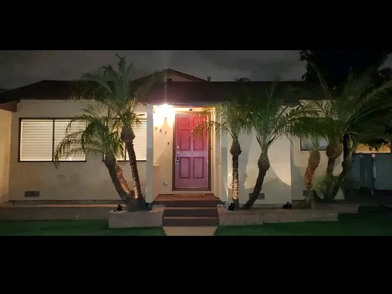 585 Vance St — Photo 36