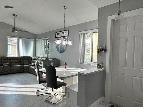 3rd image of 1102 SW 158th Avenue