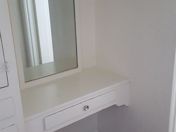 5th image of 1152 Broad Ave APT 15