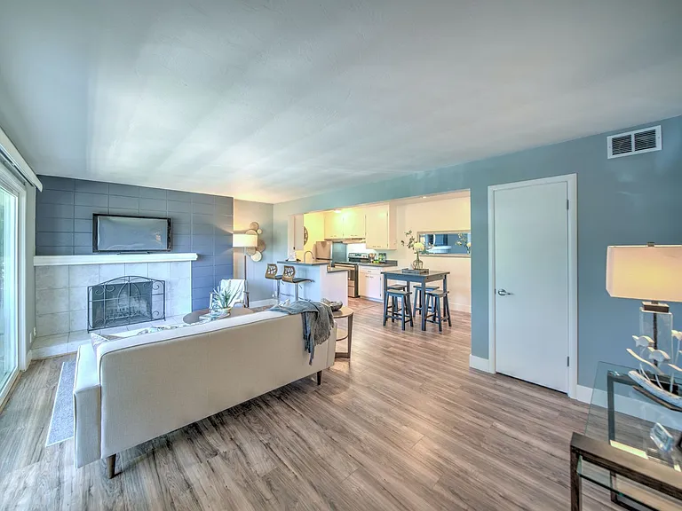 2-10 Shelley Drive — Photo 3