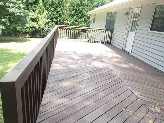 2nd image of 2675 Hillside Dr