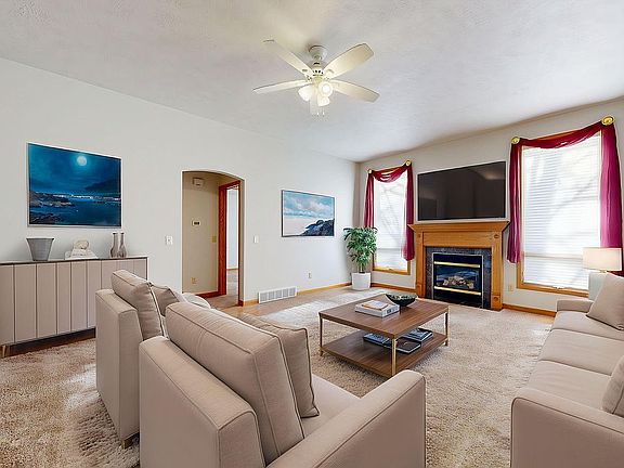 3rd image of 5313 W Summer Creek Pl