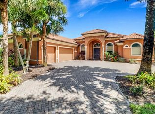 415 Saddlebrook Ln, Naples, FL 34109