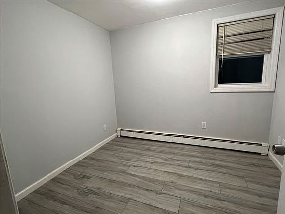 5th image of 296 Doherty Ave #1