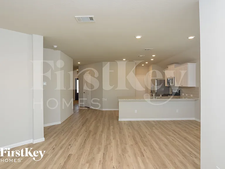 1818 Morse Way — Photo 4