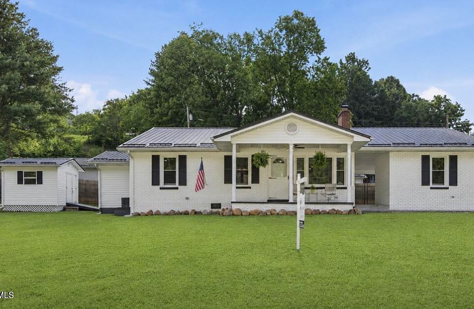 1st image of 103 Commodore Ave