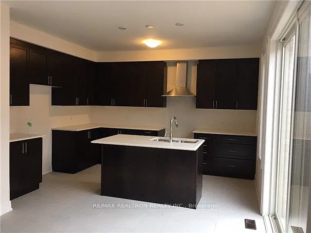 4 bed, $3,750 — Photo 3