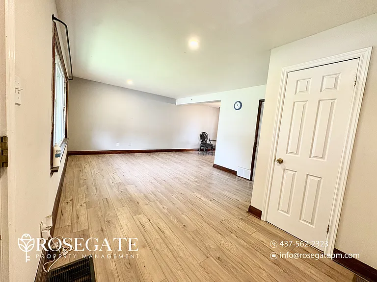 7181 Windsor Cres — Photo 7