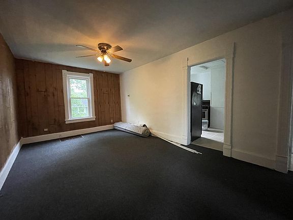 2nd image of 615 1st St #615