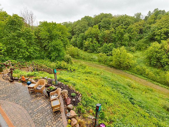 4th image of 2402 SW Westbrooke Cir