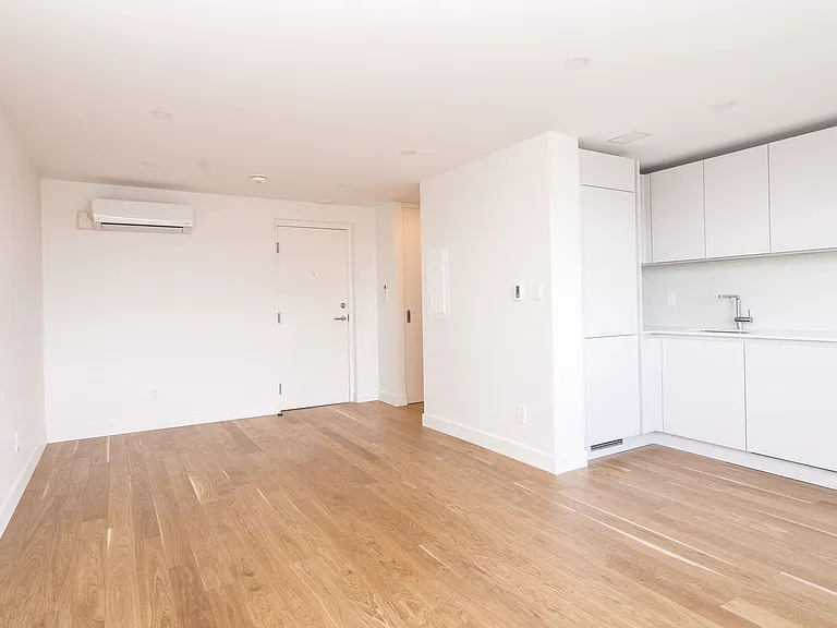 365 Eglinton Ave E #50059A-701 — Photo 5