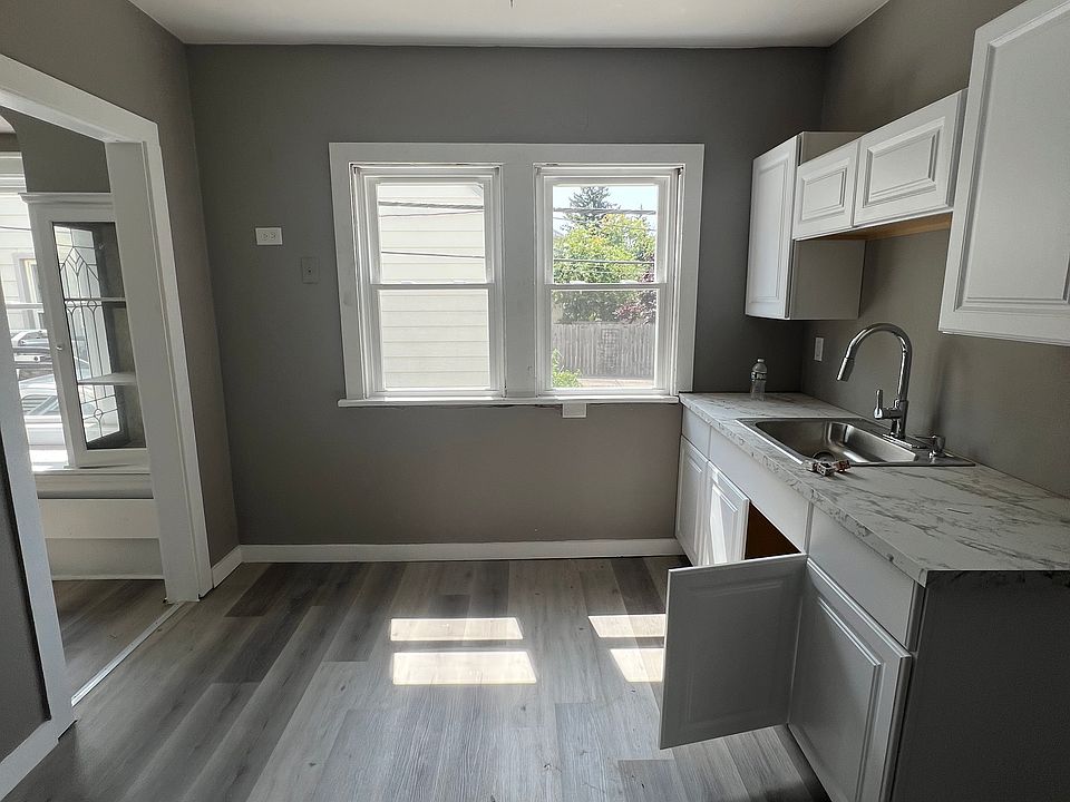 1st image of 4748 E 94th St #1