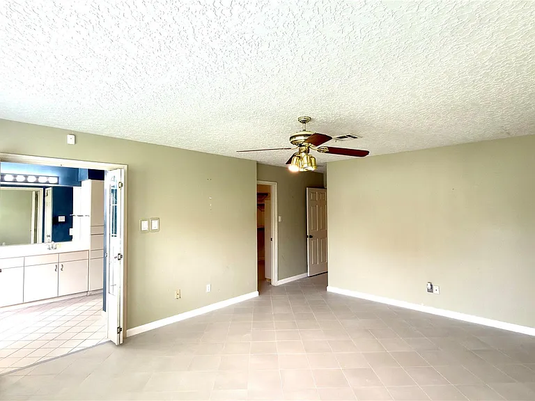 14834 Charlmont Dr — Photo 15