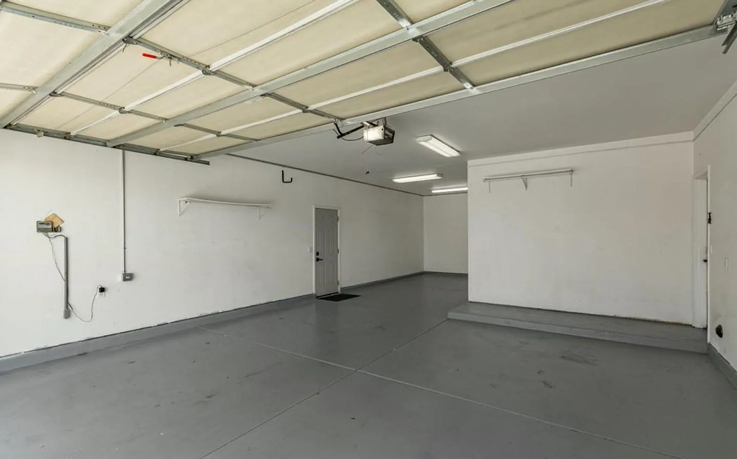 4 bed, 3293 sqft, $3,150 — Photo 4
