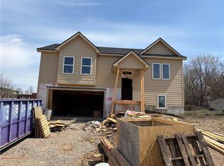 519 Hawthorne St, Smithville, MO 64089