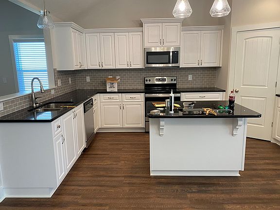 4th image of 7142 Hanford Drive