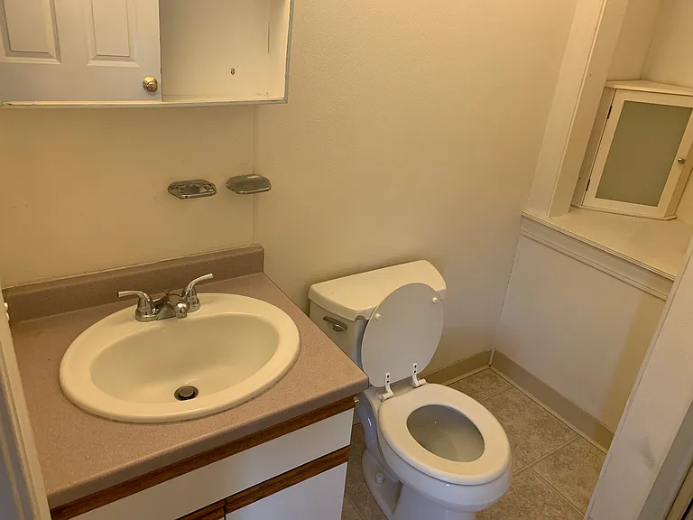 356 E Merrimack St #5 — Photo 5