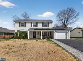 42 Plumtree Ln, Willingboro, NJ 08046