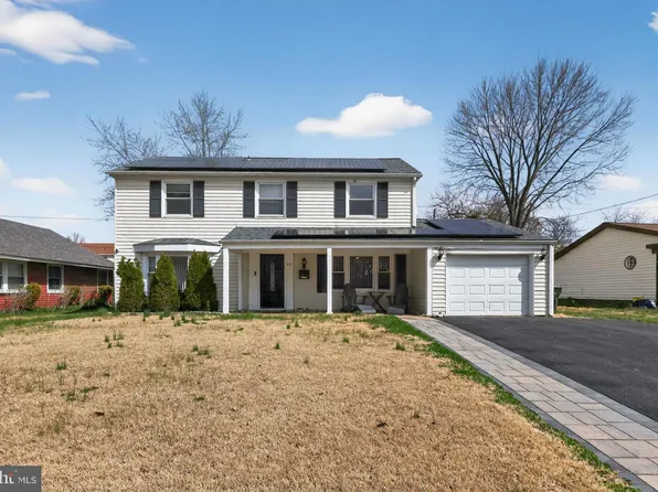 42 Plumtree Ln, Willingboro, NJ 08046
