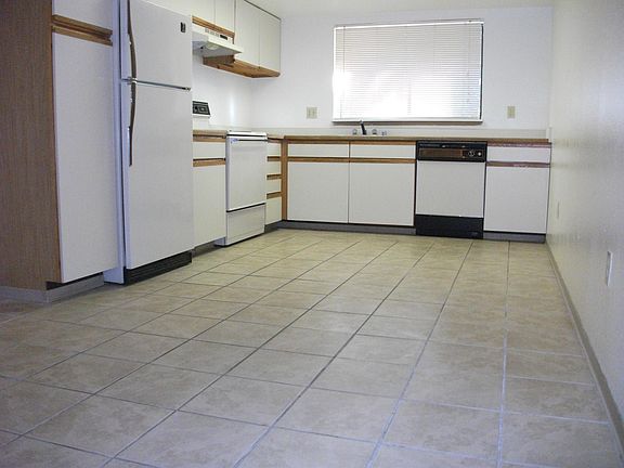 5th image of 231 S 177th Pl #C-204