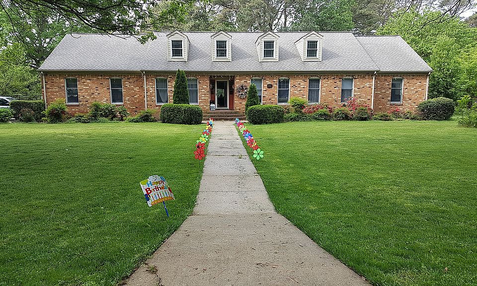 1st image of 4332 Country Club Cir