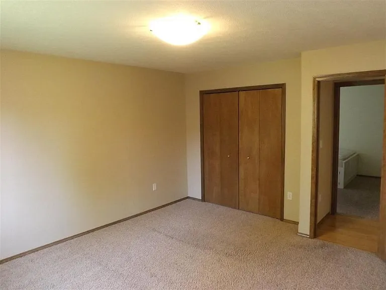 406 S Moore Ln — Photo 8