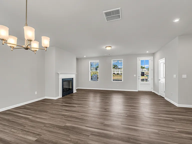 1331 Creekview Ln — Photo 18
