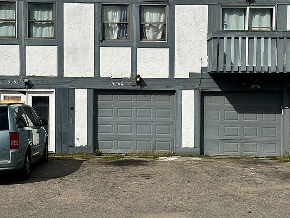 2nd image of 9784 Kingscross Ct